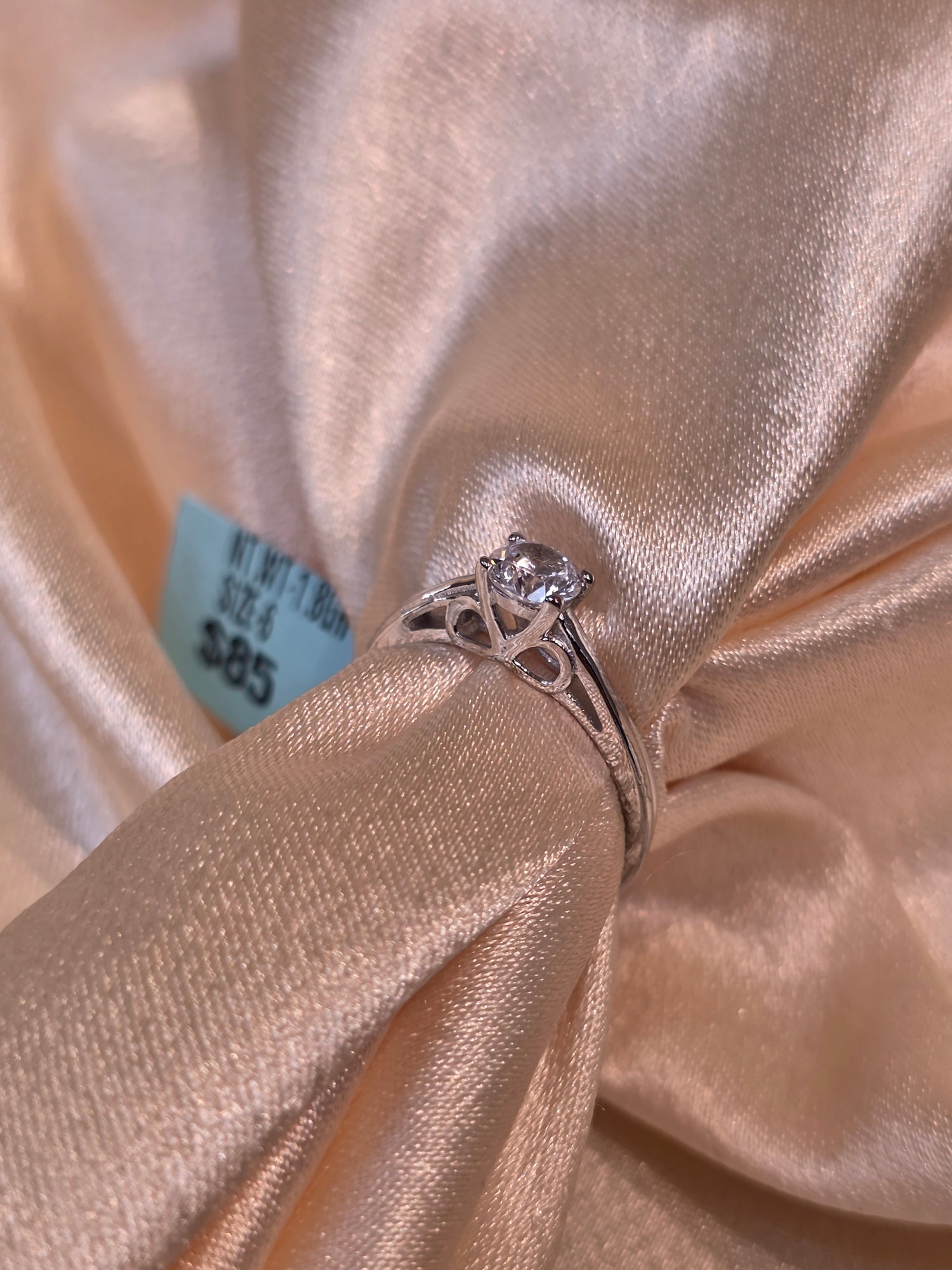 SILVER RING  SIZE 6 GR655